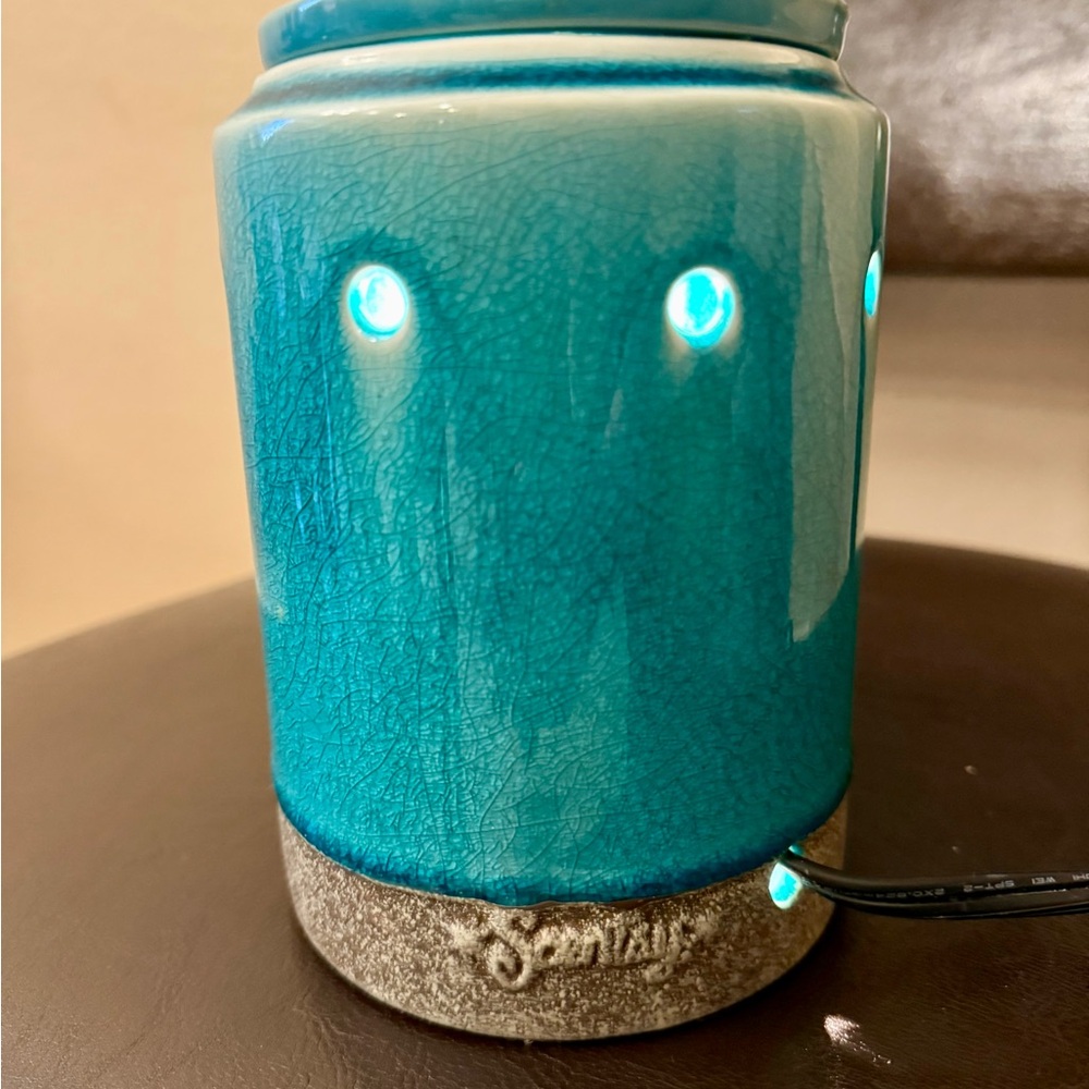 🩵Scentsy Ceramic Ocean Blue Wax Warmer🩵 - Picture 2 of 5